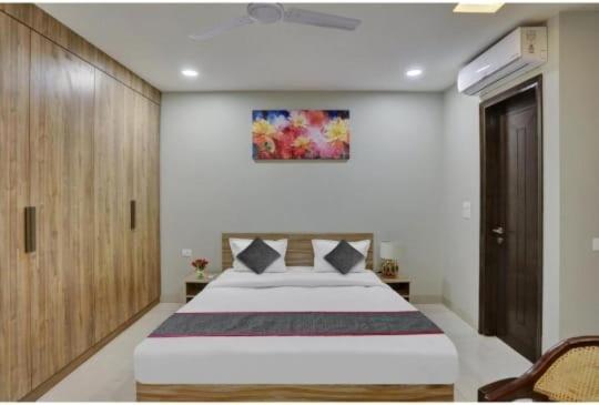 Vibe Hotel Нойда Екстер'єр фото