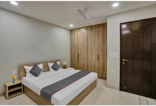 Vibe Hotel Нойда Екстер'єр фото