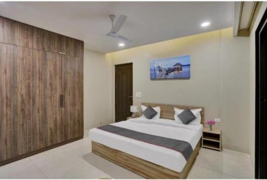 Vibe Hotel Нойда Екстер'єр фото