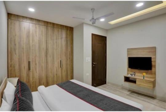 Vibe Hotel Нойда Екстер'єр фото